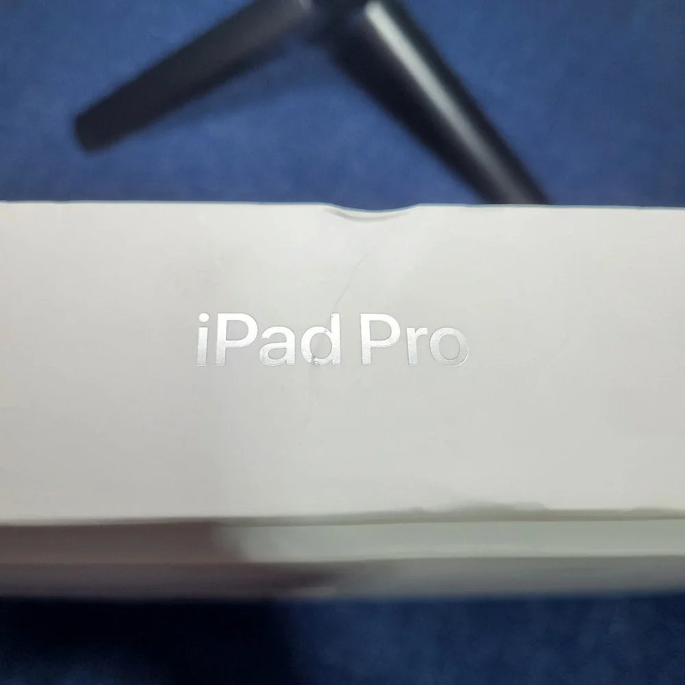 Empty boxes**Apple iPad Pro 12.9 inch Magic Keyboard Apple Watch Series 6 Bundle